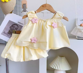 Set fetițe – top galben cu flori aplicate și fustiță