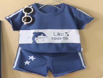 Set sport vară băieți – tricou și pantaloni scurți albastru cu delfin